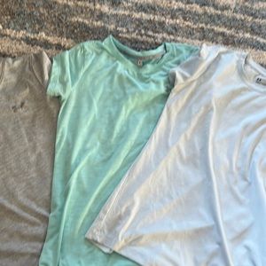 3 under armour t shirts